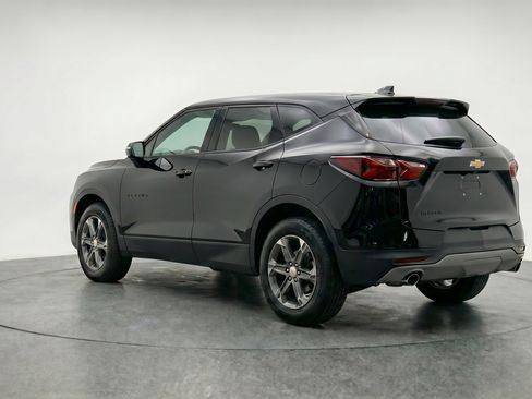 Used 2025 Chevrolet Blazer LT FWD image 6
