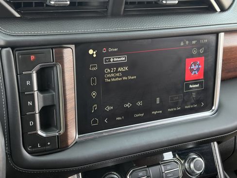 Used 2024 GMC Yukon Denali Ultimate AWD/4WD image 26