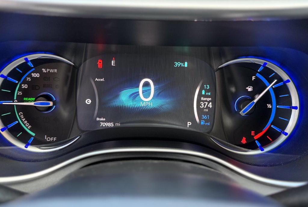 Used 2019 Chrysler Pacifica Limited w/ Advanced Safetytec Group FWD image 7