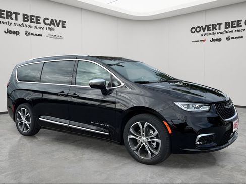 New 2026 Chrysler Pacifica Pinnacle image 12