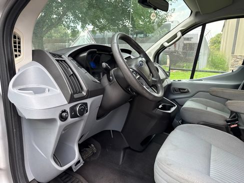 Used 2015 Ford Transit 350 XLT RWD image 11