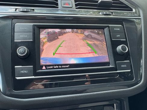 Used 2020 Volkswagen Tiguan S FWD image 38