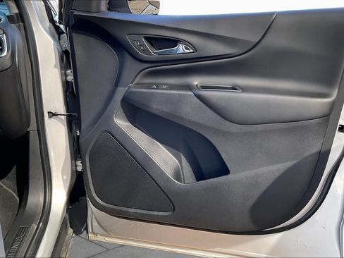 Used 2021 Chevrolet Equinox LT FWD image 22