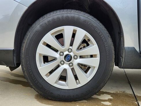 Used 2017 Subaru Outback 2.5i Premium image 23