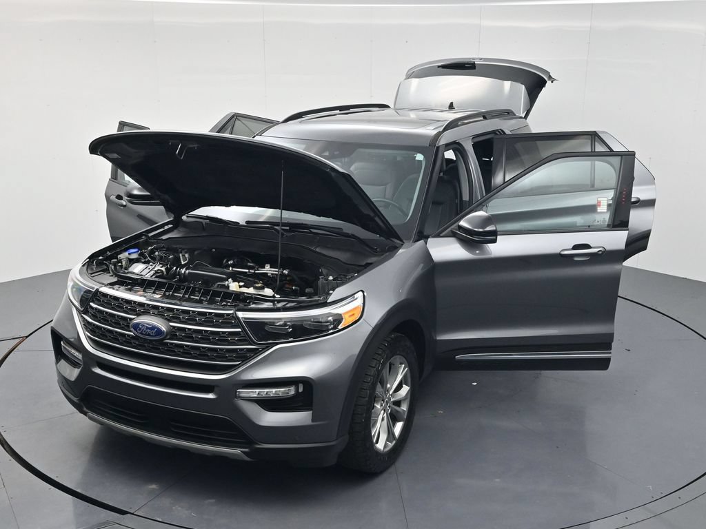 Used 2024 Ford Explorer XLT w/ Equipment Group 202A AWD/4WD image 54