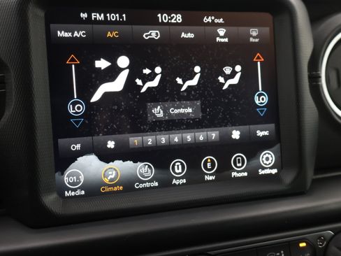 Used 2022 Jeep Wrangler Unlimited Sahara w/ LED Lighting Group AWD/4WD image 42
