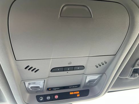 Used 2019 Chevrolet Equinox LT FWD image 44