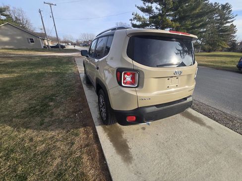 Used 2015 Jeep Renegade Limited image 8