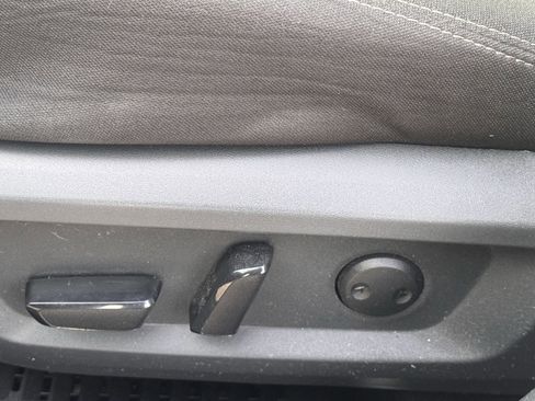 Used 2023 Nissan Rogue SV image 16