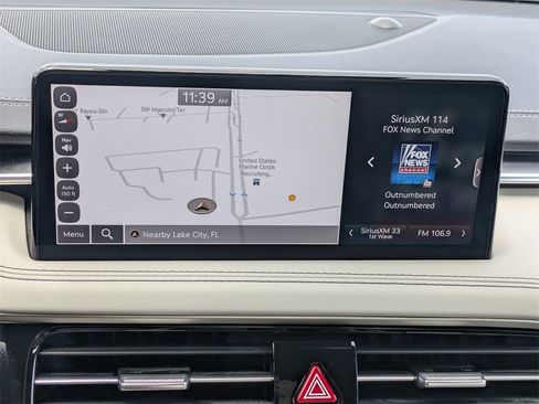 Used 2025 Genesis G70 2.5T image 22