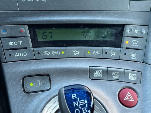 Used 2012 Toyota Prius Three image 28