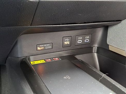 Used 2025 Toyota Camry LE w/ Convenience Package image 24