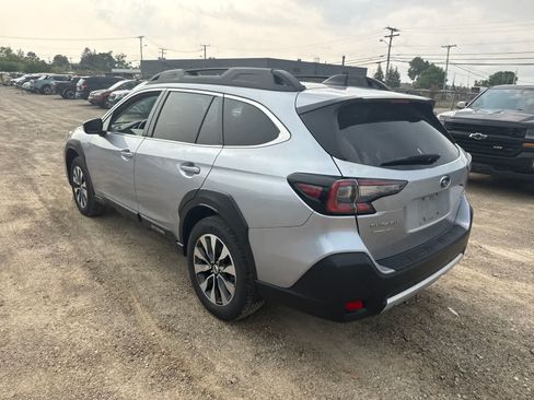 Used 2024 Subaru Outback Limited AWD/4WD image 2