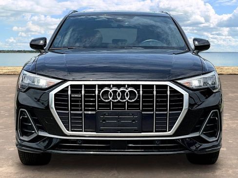 Used 2020 Audi Q3 2.0T Premium w/ Convenience Package AWD/4WD image 2