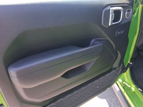 Certified 2025 Jeep Wrangler Sport AWD/4WD image 21