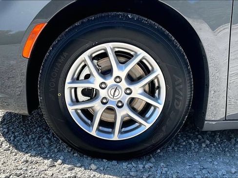 Used 2025 Chrysler Pacifica Select FWD image 8