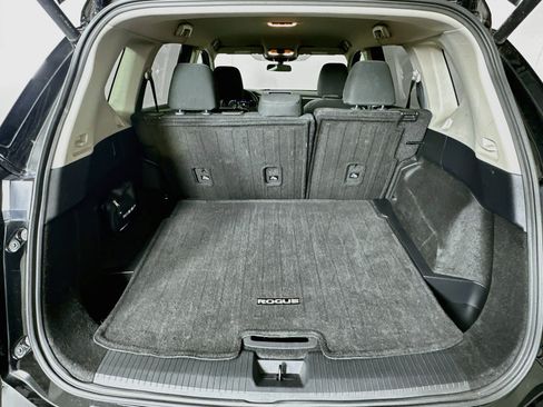 Used 2025 Nissan Rogue SV FWD image 27
