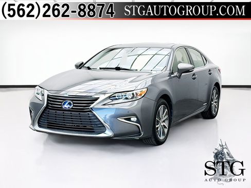 Used 2017 Lexus ES 300h w/ Luxury Package FWD image 1