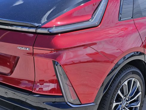 New 2025 Cadillac Lyriq Sport image 10