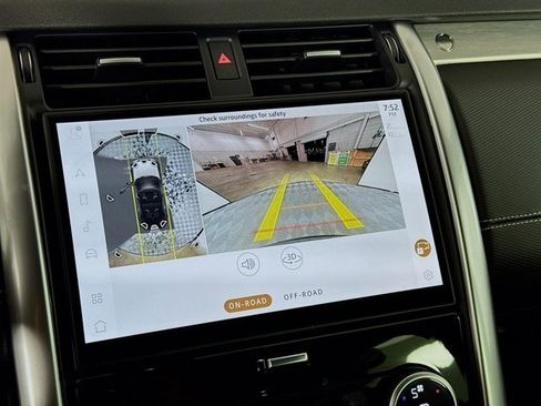 New 2026 Land Rover Discovery Limited Edition image 17