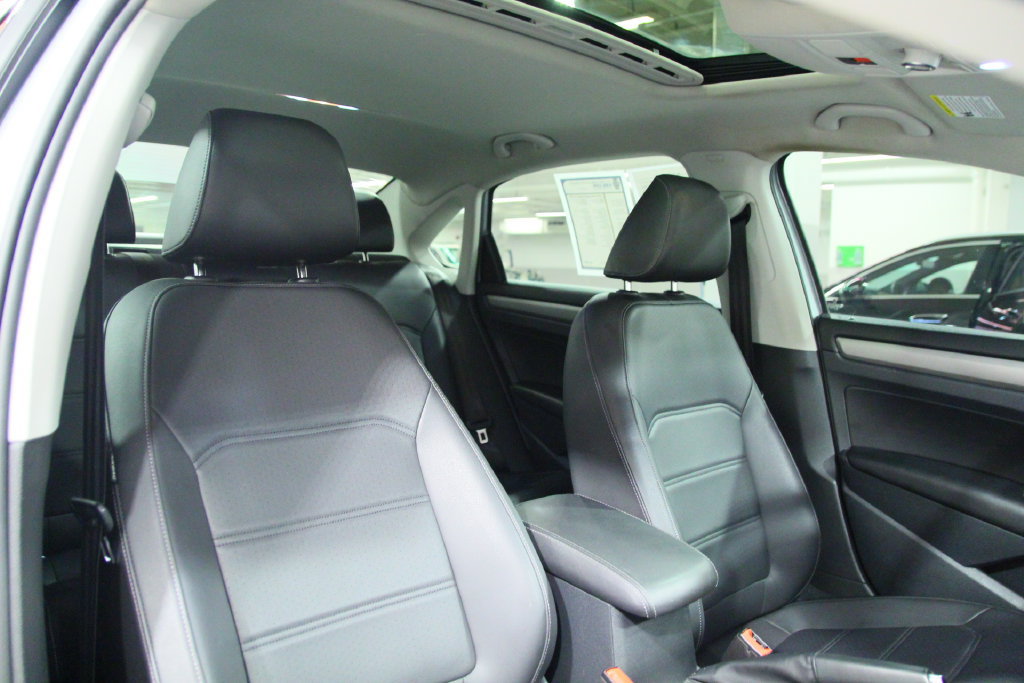 Used 2020 Volkswagen Passat 2.0T SE w/ Sunroof Package FWD image 20