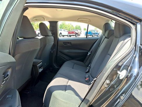 Used 2025 Toyota Corolla LE FWD image 10