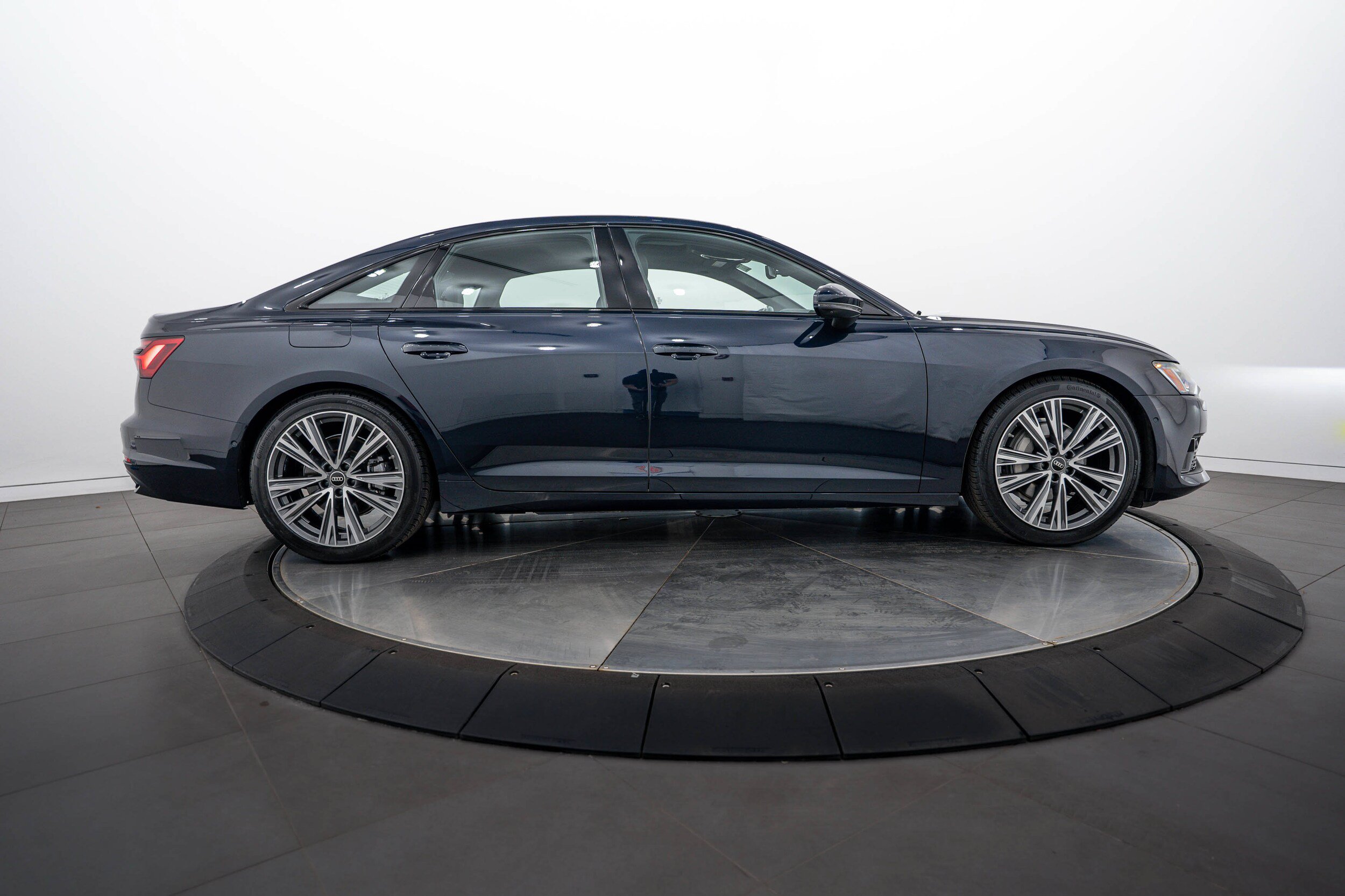 Used 2023 Audi A6 Premium Plus AWD/4WD image 3