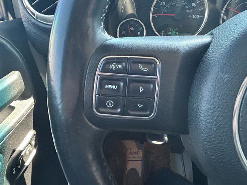 Used 2013 Jeep Wrangler Unlimited Sahara w/ Connectivity Group AWD/4WD image 18