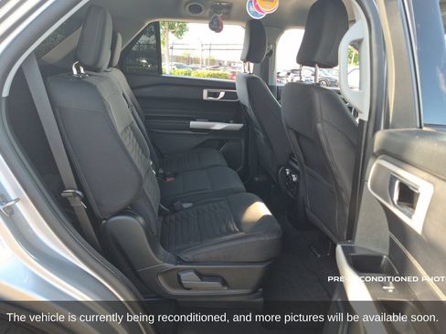 Used 2021 Ford Explorer XLT RWD image 15