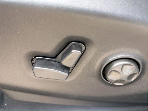 New 2026 Chrysler Voyager LX image 23