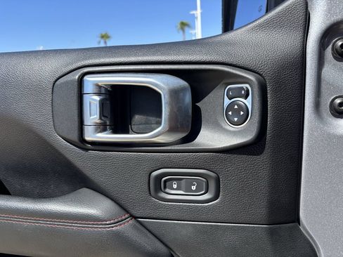 Used 2019 Jeep Wrangler Unlimited Rubicon AWD/4WD image 19