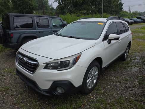 Used 2018 Subaru Outback 2.5i Premium AWD/4WD image 4