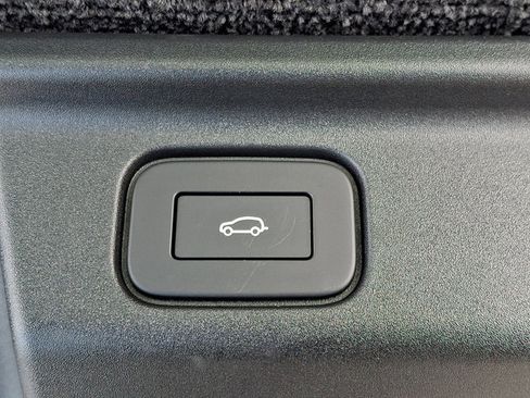 Used 2025 Land Rover Range Rover Long Wheelbase SE AWD/4WD image 30