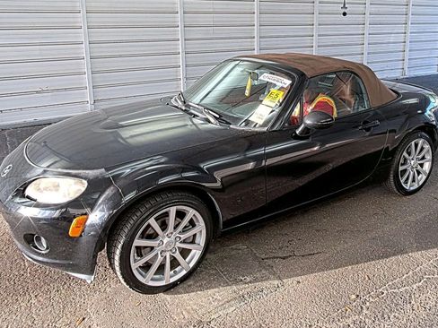 Used 2006 MAZDA MX-5 Miata Grand Touring w/ Premium Pkg RWD image 1