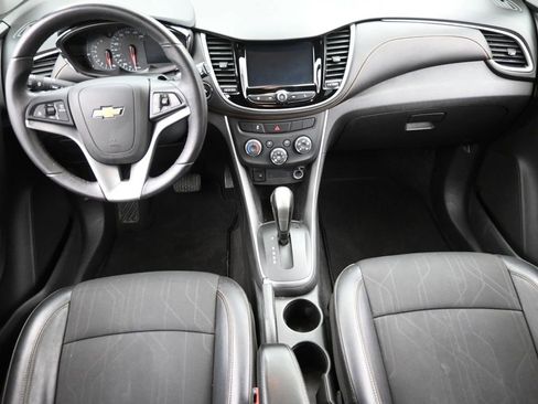 Used 2017 Chevrolet Trax LT w/ LT Convenience Package FWD image 12