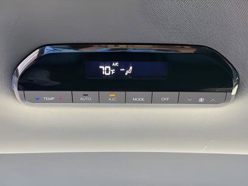 Used 2026 Kia EV9 Land image 10