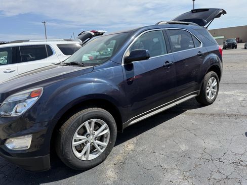 Used 2017 Chevrolet Equinox LT w/ Convenience Package image 2