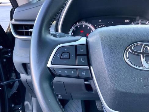 Used 2024 Toyota Highlander XLE image 23