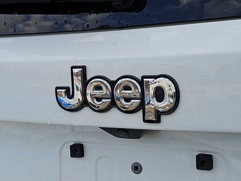 Used 2023 Jeep Renegade Latitude w/ Sun & Fun Group image 32