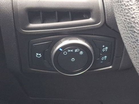 Used 2016 Ford Focus SE image 23