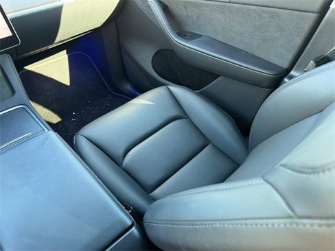 Used 2023 Tesla Model Y Long Range image 15