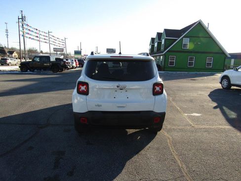 Used 2020 Jeep Renegade Latitude FWD image 6