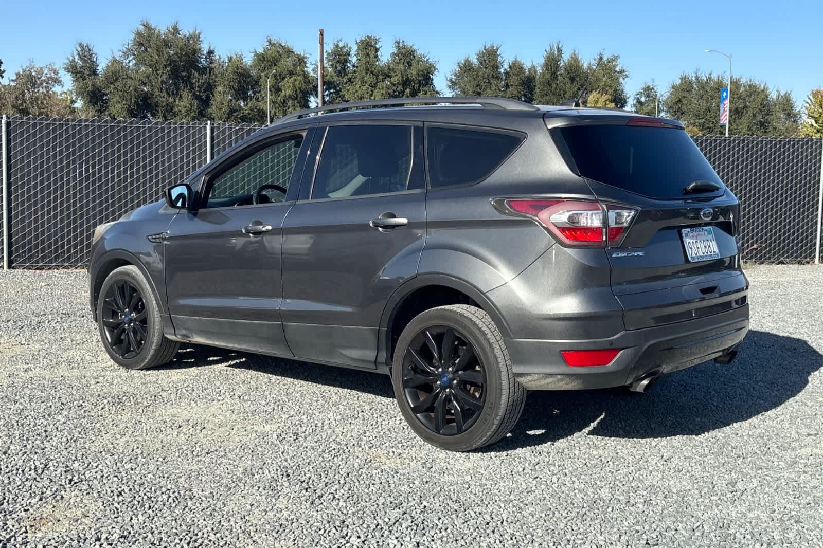 Used 2017 Ford Escape SE w/ Equipment Group 201A FWD image 7