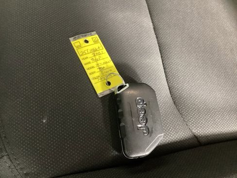 Used 2021 Jeep Wrangler Unlimited Sport image 33