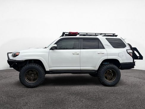 Used 2017 Toyota 4Runner TRD Off-Road Premium image 2