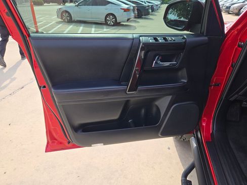 Used 2024 Toyota 4Runner TRD Off-Road Premium AWD/4WD image 12