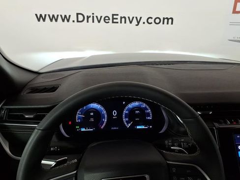 Used 2024 Jeep Grand Cherokee Altitude AWD/4WD image 26