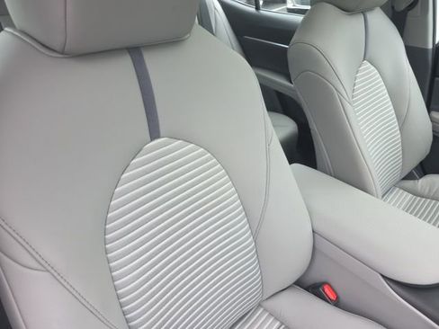 Used 2024 Toyota Camry SE w/ Cold Weather Package FWD image 15