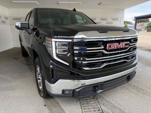 Used 2025 GMC Sierra 1500 SLT RWD image 1