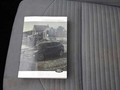 Used 2019 Ford Escape SE image 26